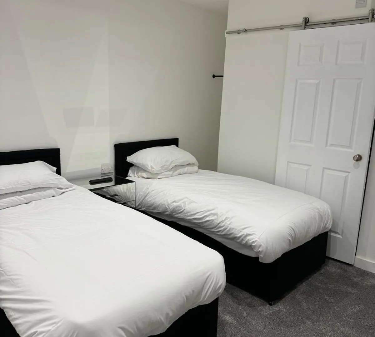 5 Three-Star Hotels Near Twm Barlwm Worth Booking
